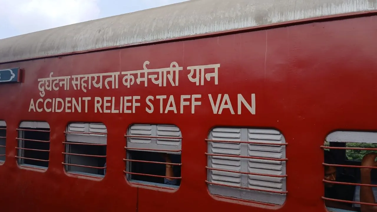  Sabarmati Express Derail: कानपुर में ट्रेन हादसा...24 घंटे बाद ट्रैक बहाल, इतने बजे पहली मालगाड़ी हुई पास