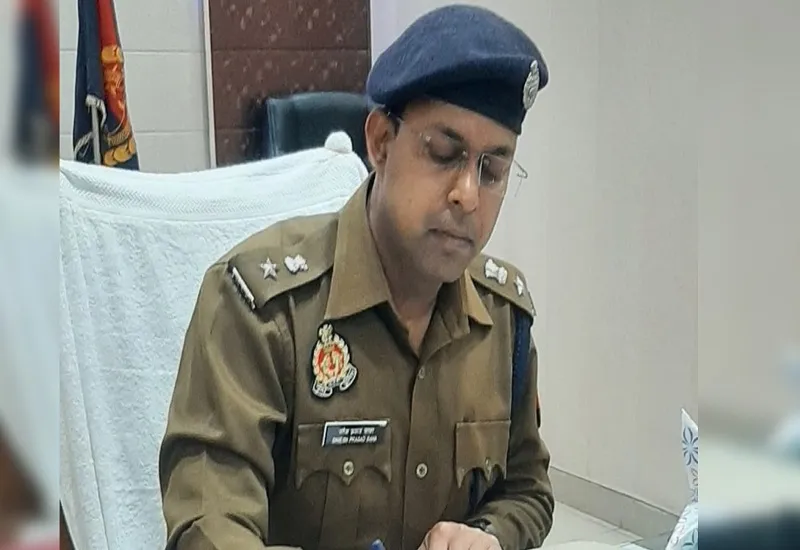 लखीमपुर खीरी : एसपी ने किया पुलिस विभाग में बड़ा फेरबदल, सुंदरवल चौकी इंचार्ज रिवर्ट...दो इंस्पेक्टर समेत 13 दरोगा बदले