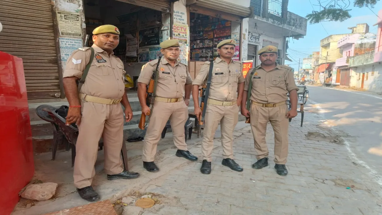 अयोध्या :  पीड़िता के गांव से अस्पताल तक पुलिस का कड़ा पहरा 