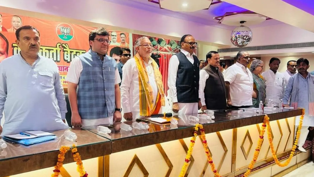 कानपुर में डिप्टी सीएम बृजेश पाठक बोले- रेल हादसे में साजिश की हो रही जांच...हम पीड़ितों के साथ