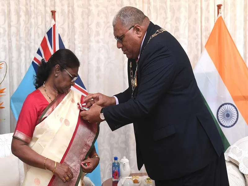 राष्ट्रपति द्रौपदी मुर्मू को फिजी के 'सर्वोच्च नागरिक पुरस्कार' से किया गया सम्मानित, की दोनों देशों के संबंधों की प्रशंसा