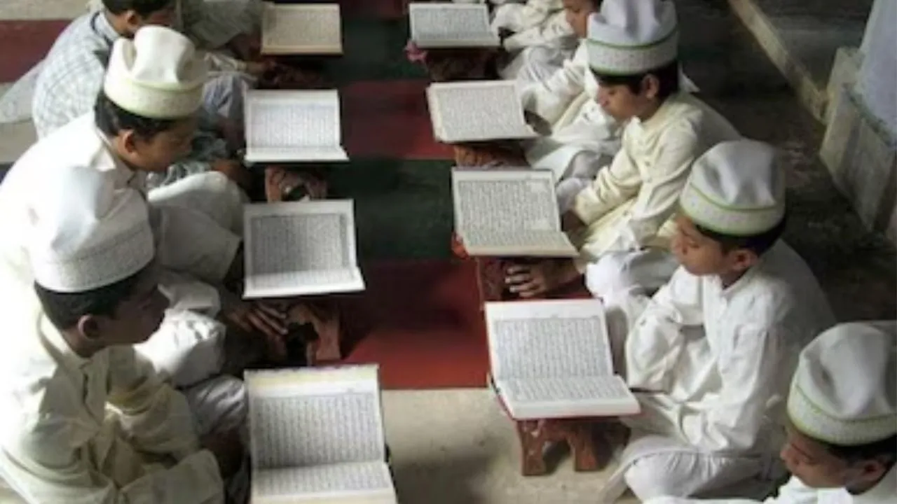 मदरसा लुत्फिया अरबिया की मान्यता फिर निलंबित... बिना अनुमति के ही पूर्व प्रबंधक ने बेच दिया था भवन