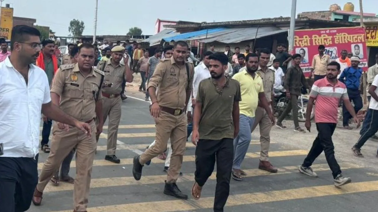शाहजहाँपुर: जिला पंचायत सदस्य पर दबंगों ने तानी रायफल, मची अफरा-तफरी, एक व्यक्ति हिरासत में, पूछताछ जारी