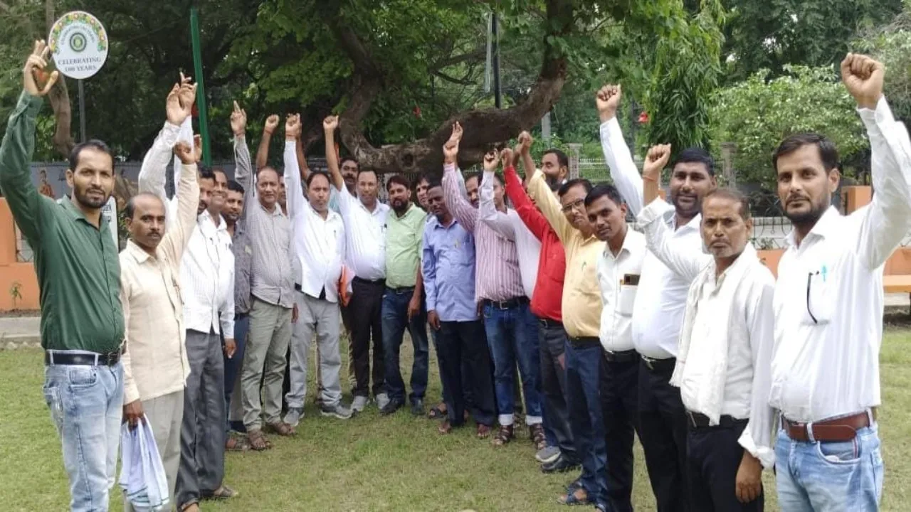 बरेली : प्रदेश सरकार कर रही सौतेला सलूक, 5 सितंबर को लखनऊ में आंदोलन करेंगे शिक्षामित्र