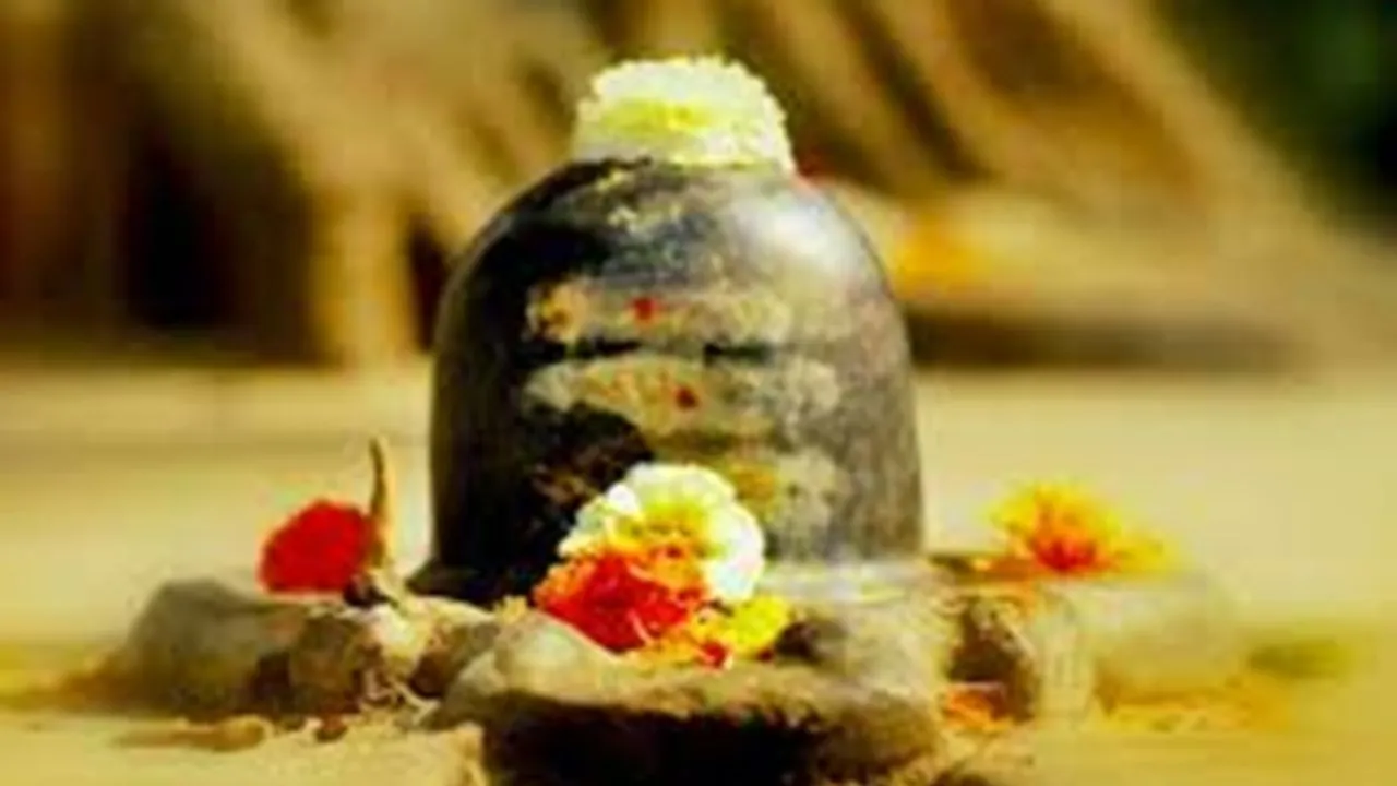 मुरादाबाद: शरारती तत्वों ने मंदिर में शिवलिंग को किया खंडित, श्रद्धालुओं ने मचाया हंगामा, जांच में जुटी पुलिस