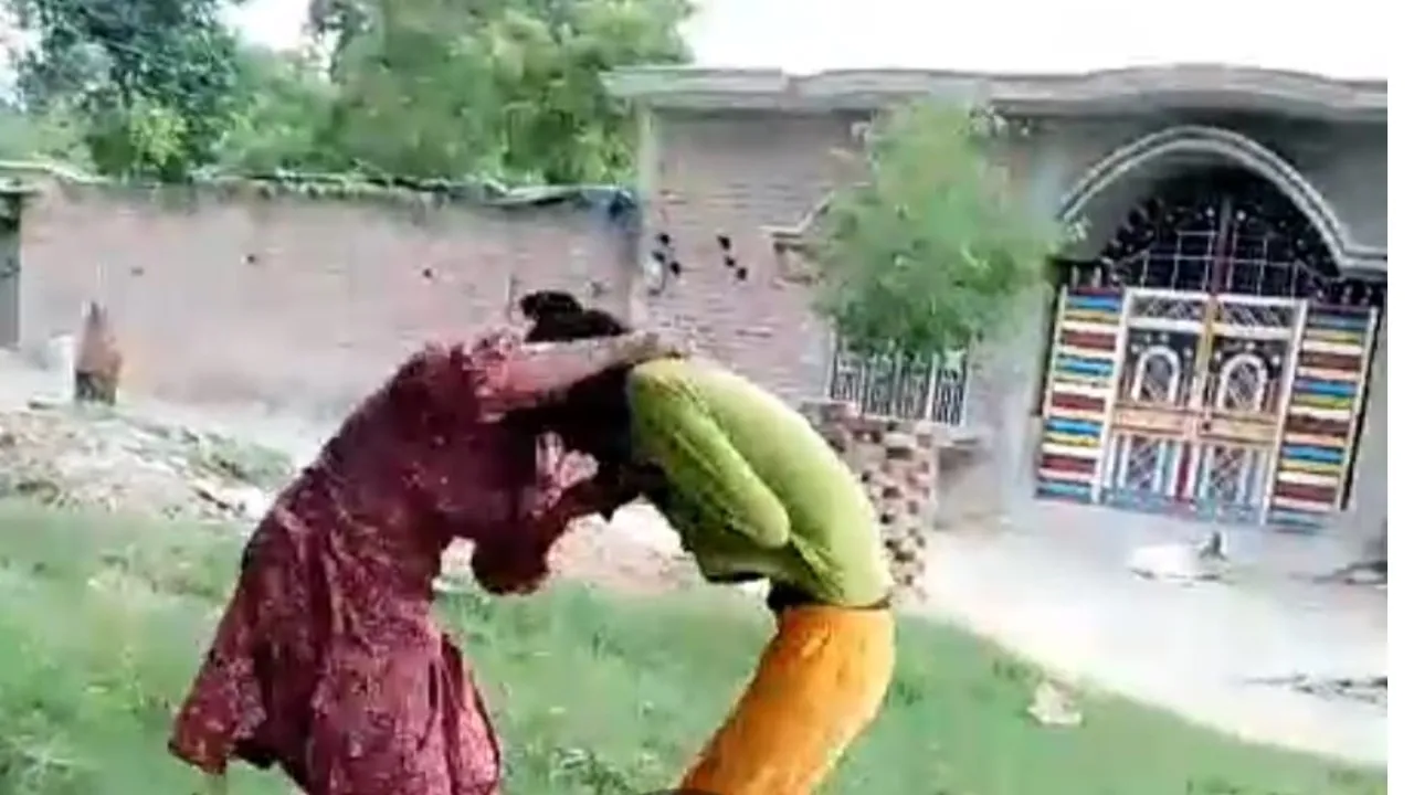बहराइचः भाजपा महिला मोर्चा की मंडल महामंत्री और उनके बच्चों पर केस दर्ज, जमकर हुआ मार-पिटाई