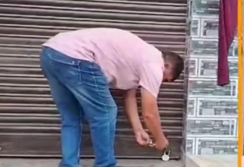 मुरादाबाद : अपनी मर्जी...सील तोड़ हेल्थ केयर क्लीनिक किया संचालित, मौके पर पहुंचे डिप्टी सीएमओ...जानिए फिर क्या हुआ?