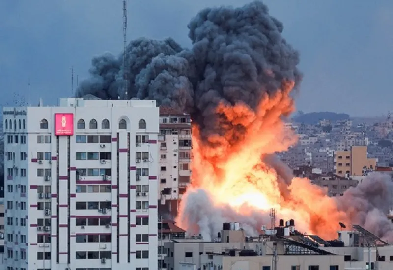 VIDEO : हिज्बुल्लाह ने इजराइली सैन्य ठिकानों पर दागे 30 रॉकेट, इजराइल की मदद के लिए आगे आया अमेरिका