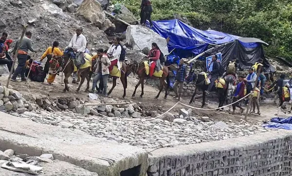 देहरादून: 400 मजदूर जुटे गौरीकुंड-केदारनाथ पैदल मार्ग ठीक करने में, 16 स्थानों पर पूरी तरह से वॉशआउट हो चुका है मार्ग