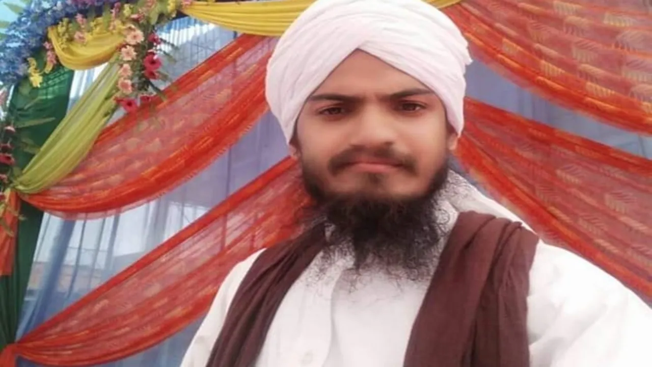 बाराबंकी: बीमार भाई के लिए पानी में फूंक डलवाने गई थी नाबालिग, मौलाना ने पकड़कर की नापाक हरकतें, पुलिस ने किया गिरफ्तार