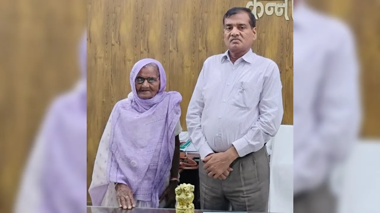 Kannauj: कागजों में मृत वृद्धा पहुंची पेंशन लेने, सीडीओ को बताई समस्या, सचिव व पंचायत सहायक कठघरे में 