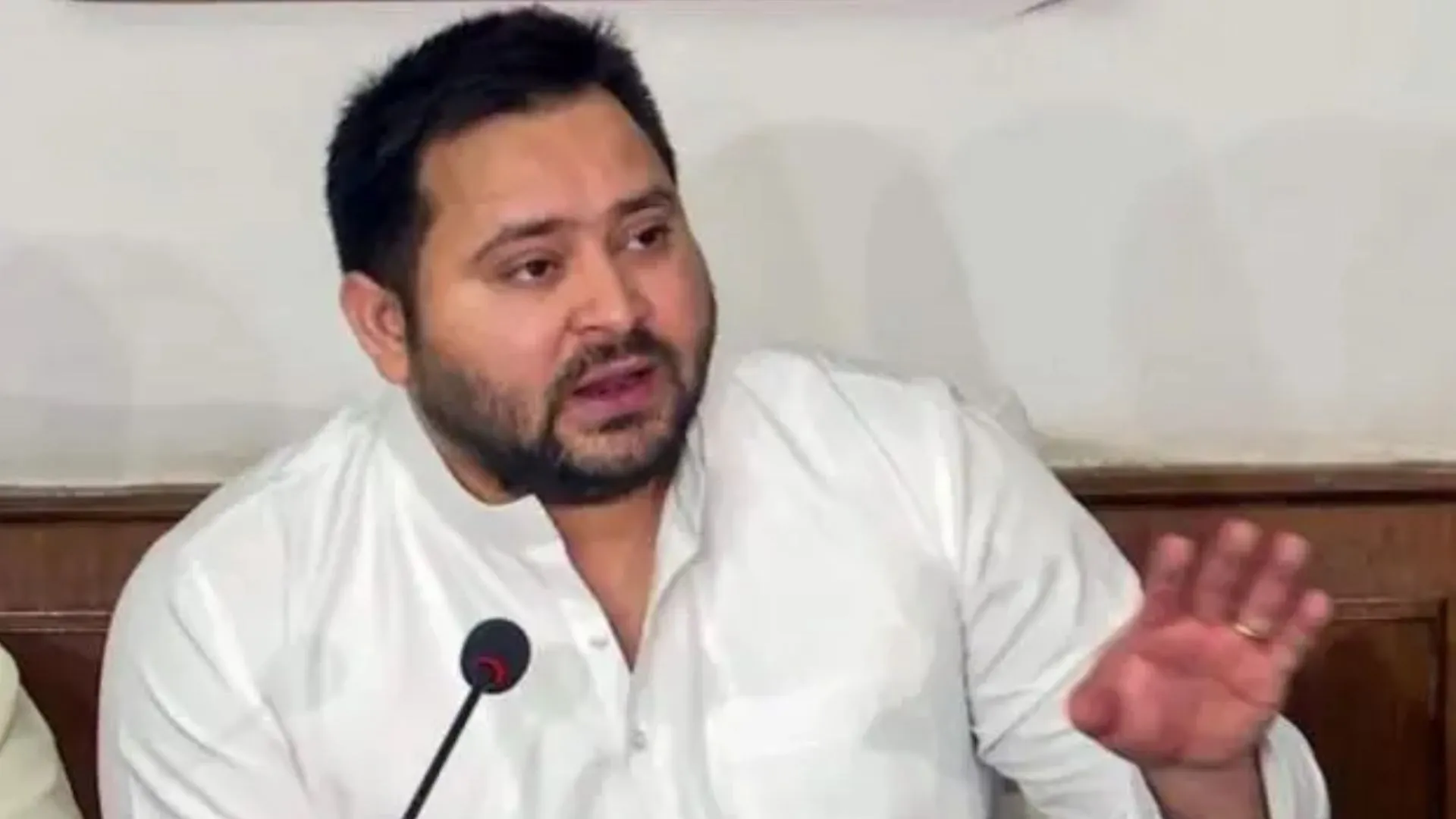 तेजस्वी ने राहुल का किया समर्थन, कहा- जो लोग 