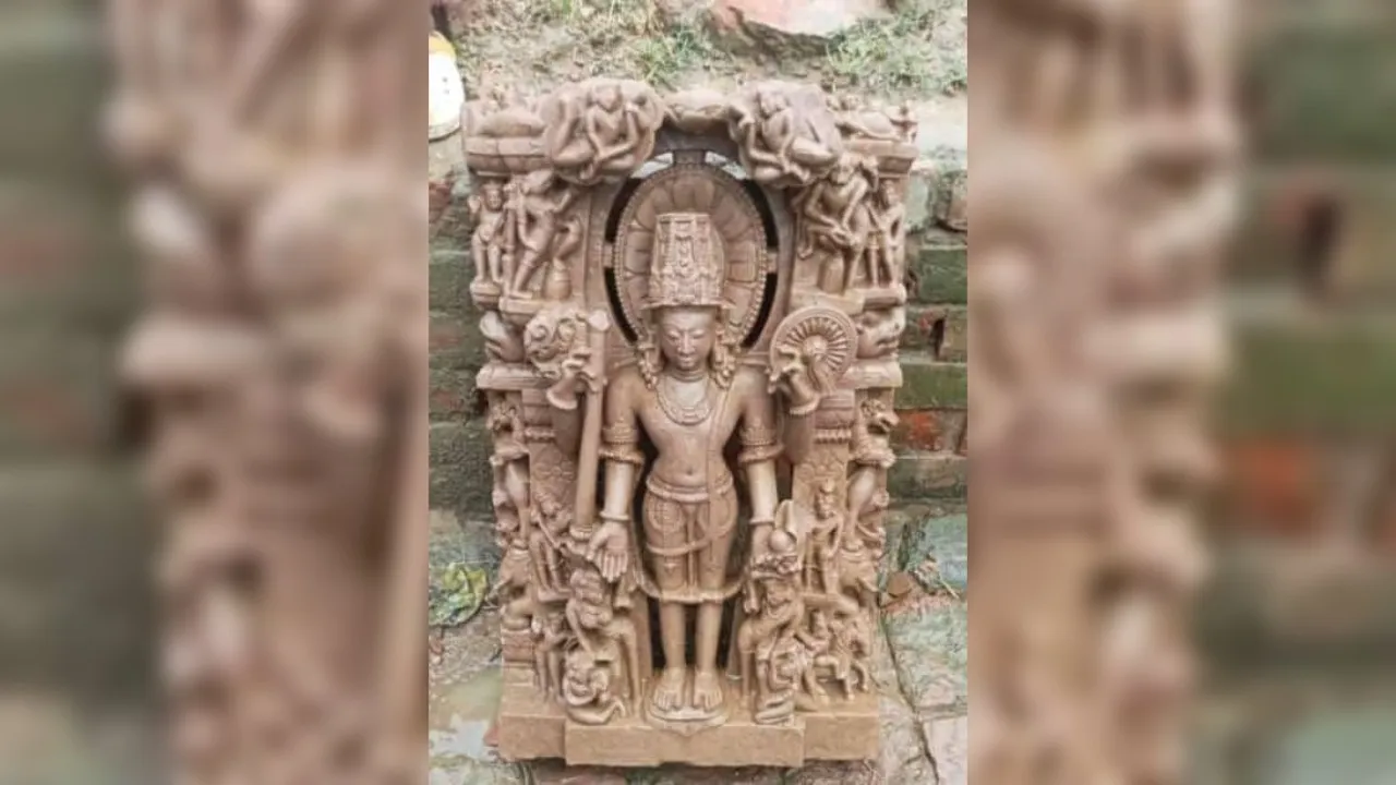Fatehpur में मंदिर के पास खुदाई के दौरान मिली प्राचीन मूर्ति...देखकर लोगों के उड़ गए होश
