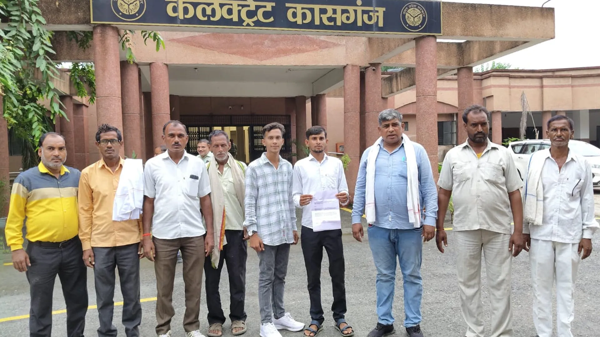 कासगंज: पटियाली के ग्रामीणों की मांग, टूटी पुलियों पर नाव का हो इंतजाम