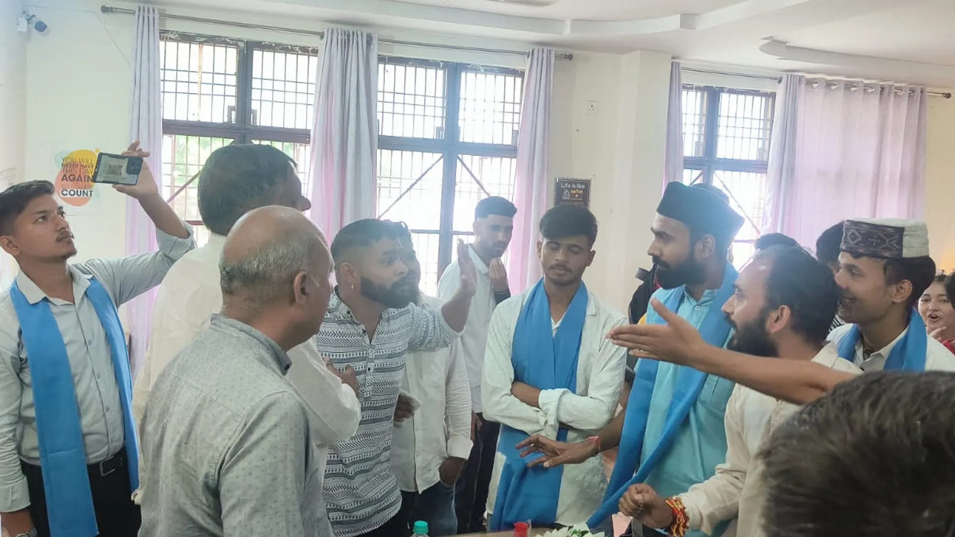 टनकपुर: छात्र संघ की तिथि घोषित नहीं, चुनाव को लेकर आपस में ही भिड़े छात्र