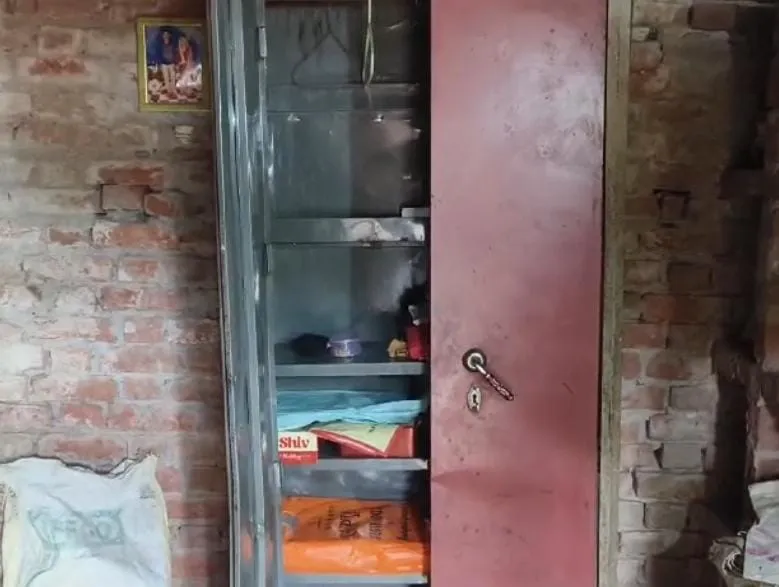 रायबरेली: गुरुबक्शगंज बछरावां में नहीं थम रही चोरियां, तीन घरों से लाखों का सामान किया पार