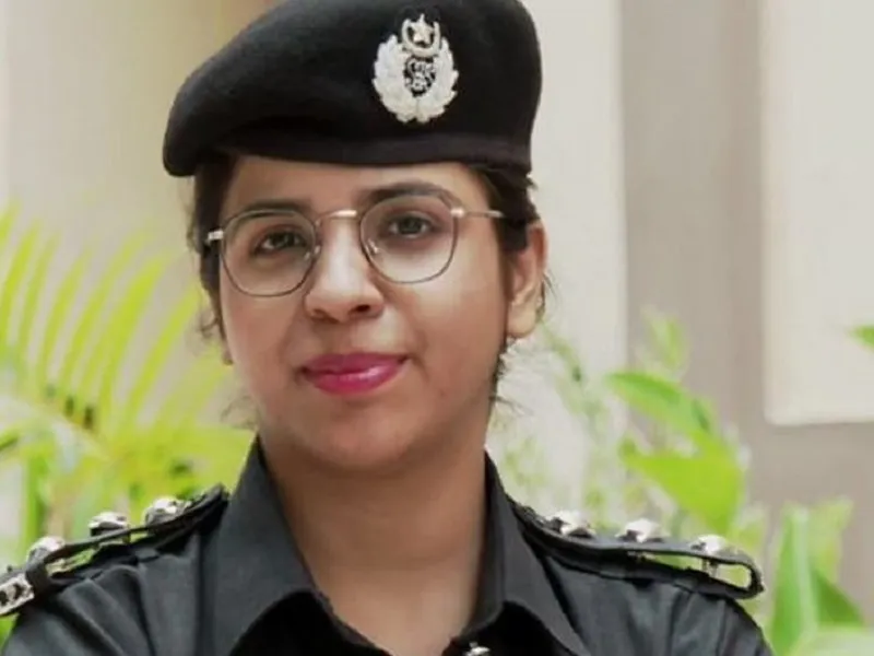 Pakistan : समुदाय की लड़कियां मेरी कहानी से प्रेरित होंगी, सिंध की पहली हिंदू महिला पुलिस अधिकारी ने जताई उम्मीद 