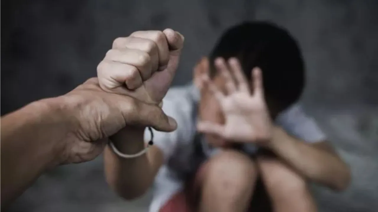 शर्मनाक : वाराणसी में कोच ने क्रिकेट टीम में चयन का लालच देकर दो नाबालिगों से किया कुकर्म, आरोपी गिरफ्तार 