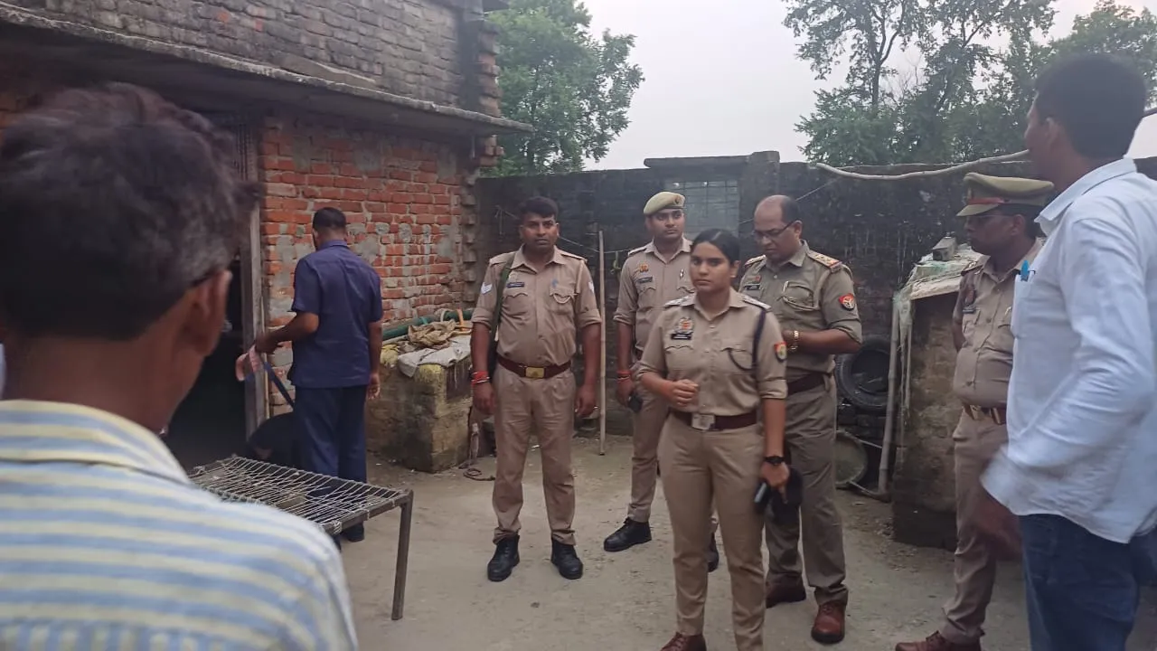 गोंडा : महिला की गला रेतकर हत्या, जांच में जुटी पुलिस 