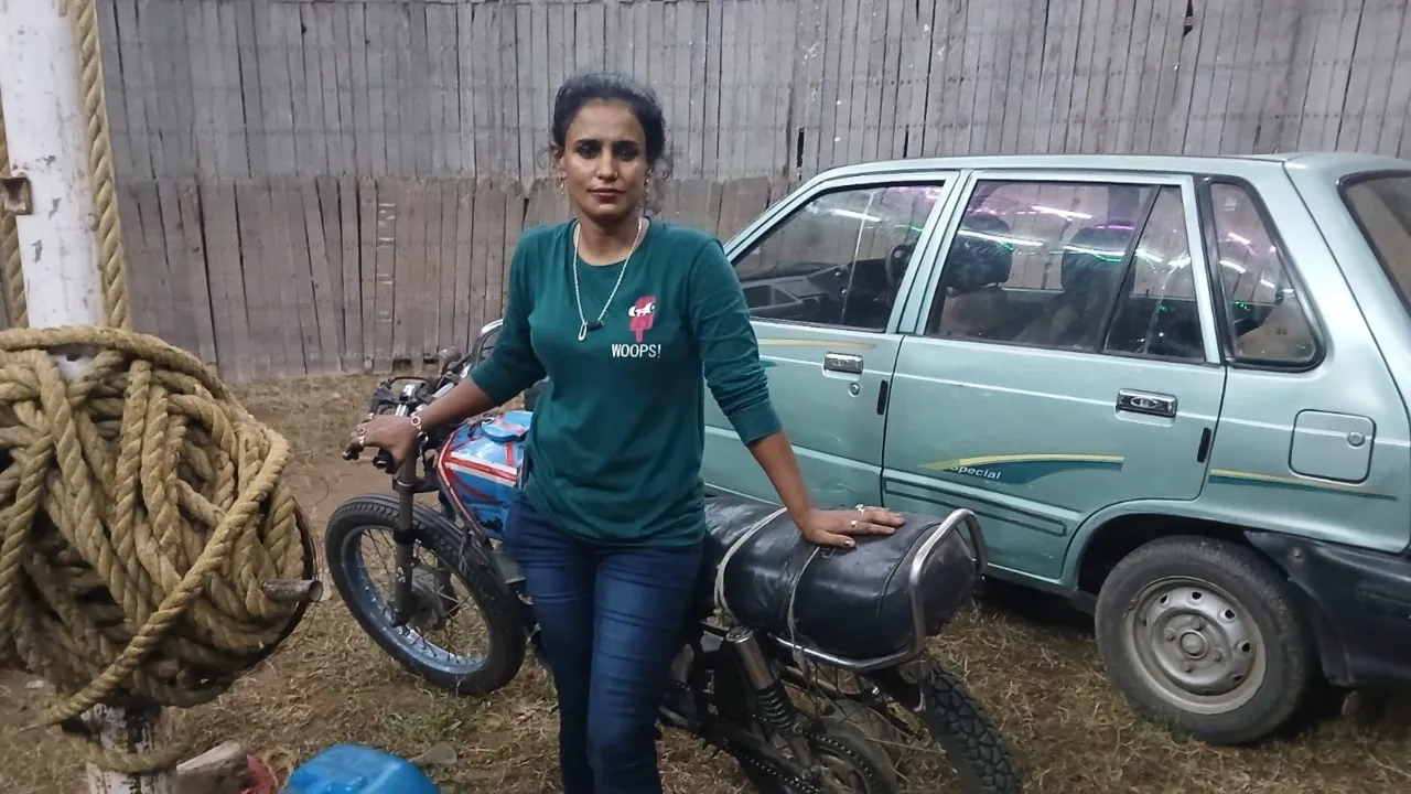 गृहस्थी की गाड़ी खींचने के लिए  रुखसाना कर रही मौत का सफर तय