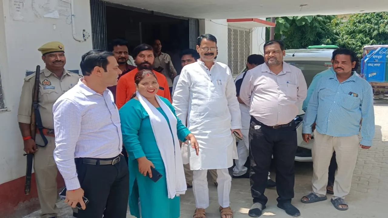 सफाईकर्मियों ने उठाई मांग : दीपावली पर बोनस और भर्तियों की हो बौछार