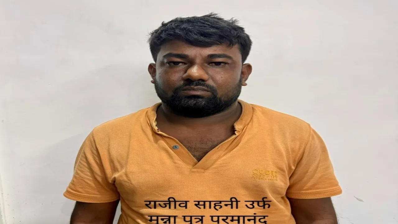 एक साल से फरारी काट रहा हत्यारोपी गिरफ्तार : यूपी एसटीएफ ने बिहार से पकड़ा