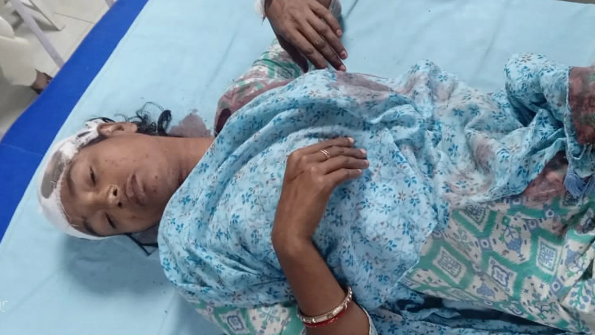 लखीमपुर खीरी: विवाहिता पर धारदार हथियार से जानलेवा हमला, हालत गंभीर