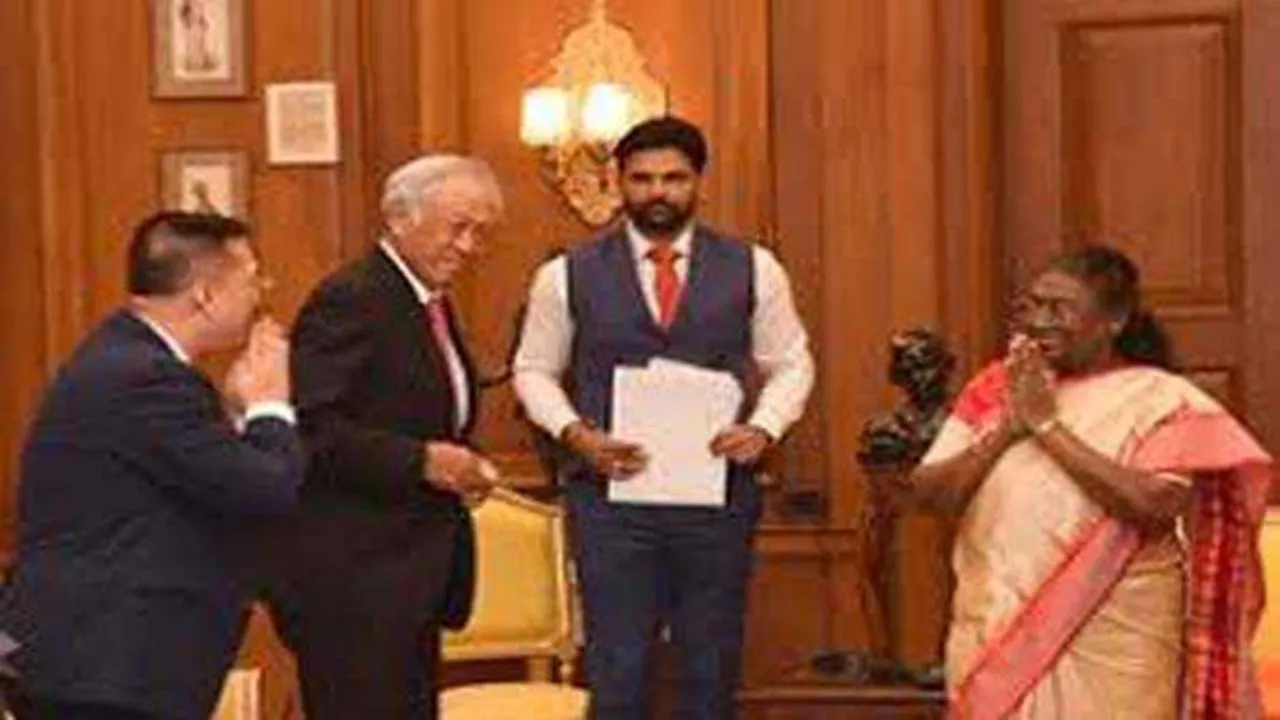 सिंगापुर के रक्षा मंत्री डॉ. एनजी इंग हेन ने राष्ट्रपति द्रौपदी मुर्मू से की भेंट