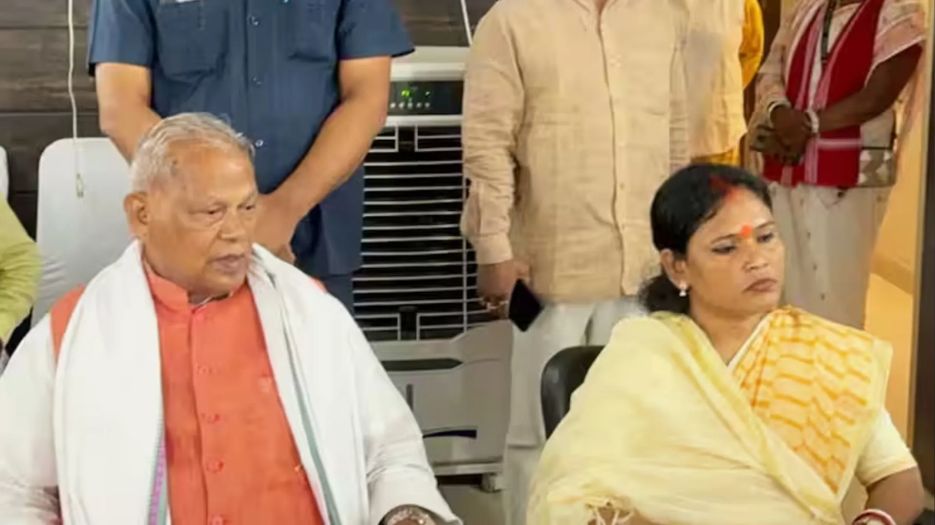 Bihar By-Elections 2024: केंद्रीय मंत्री जीतन राम मांझी की बहू दीपा मांझी ने हम पार्टी से नामांकन पर्चा भरा