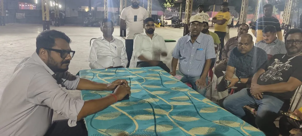 बाराबंकी: देवा मेला की तैयारियों के निरीक्षण करने पहुंचे ADM ने ADO को लगाई फटकार, कहा- शौचालय निर्माण शुरू कराओ, रात में यहीं रुकूंगा
