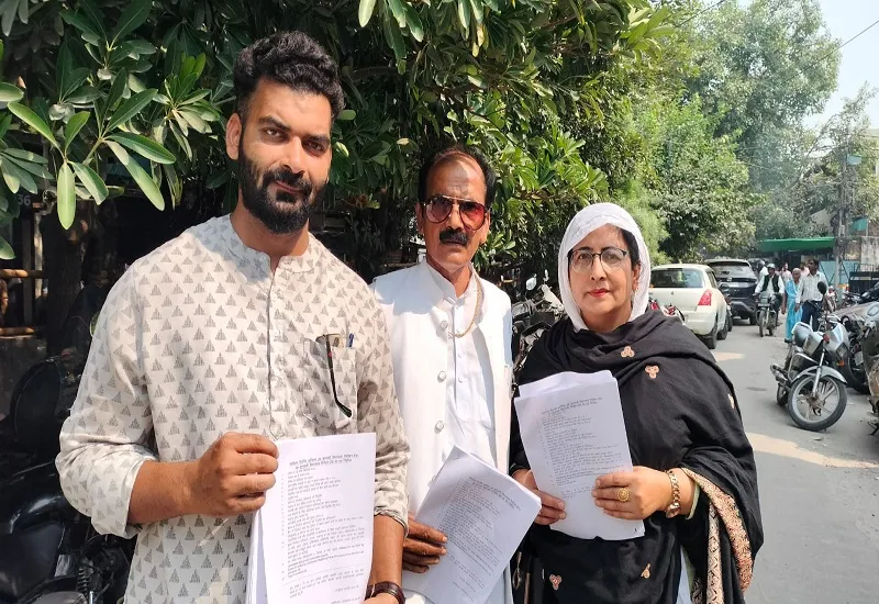 Kundarki Assembly By Elections : पहले दिन सपा व कांग्रेस के दावेदारों ने खरीदे पर्चे, 28 को जांच...30 को होगी नाम वापसी 