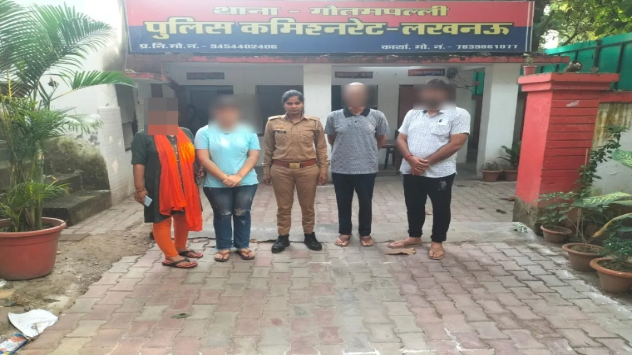  मां-बाप की डांटा से नाराज किशोरी ने गोमती में लगाई छलांग : पुलिस ने छात्रा की बचाई जान