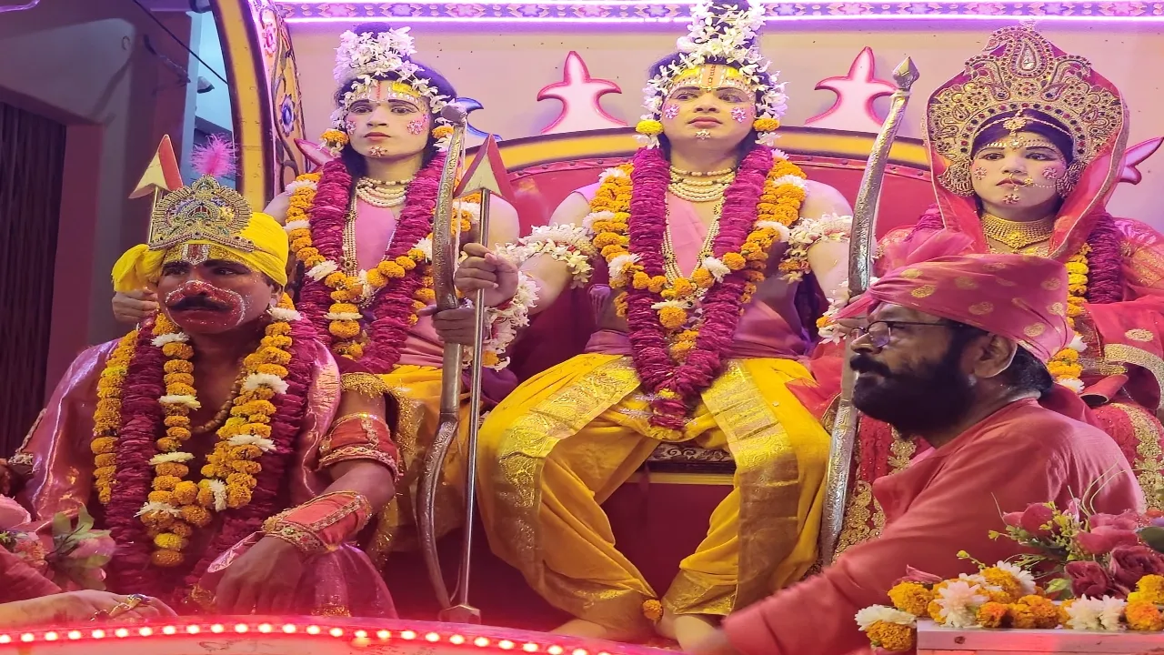 भव्यता के साथ निकली भरत मिलाप शोभा यात्रा: भगवान के अवतारों एवं लोक संस्कृति की साक्षी बनी भरत मिलाप यात्रा