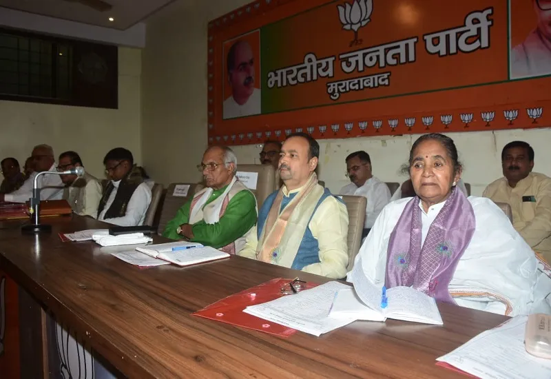 मुरादाबाद : मंत्री धर्मपाल सिंह ने कहा- कुंदरकी में अब विकास की होगी राजनीति, टोली बनाकर घर-घर वोटर सूची लेकर जाएं कार्यकर्ता 