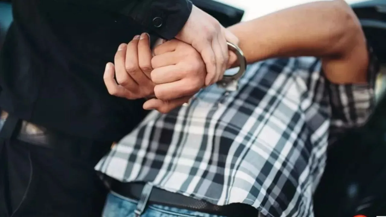 रामपुर: पुलिस से मुठभेड़ में दो गो तस्कर हुए घायल...पैर में लगी गोली, चार आरोपी गिरफ्तार, ये सामान बरामद...