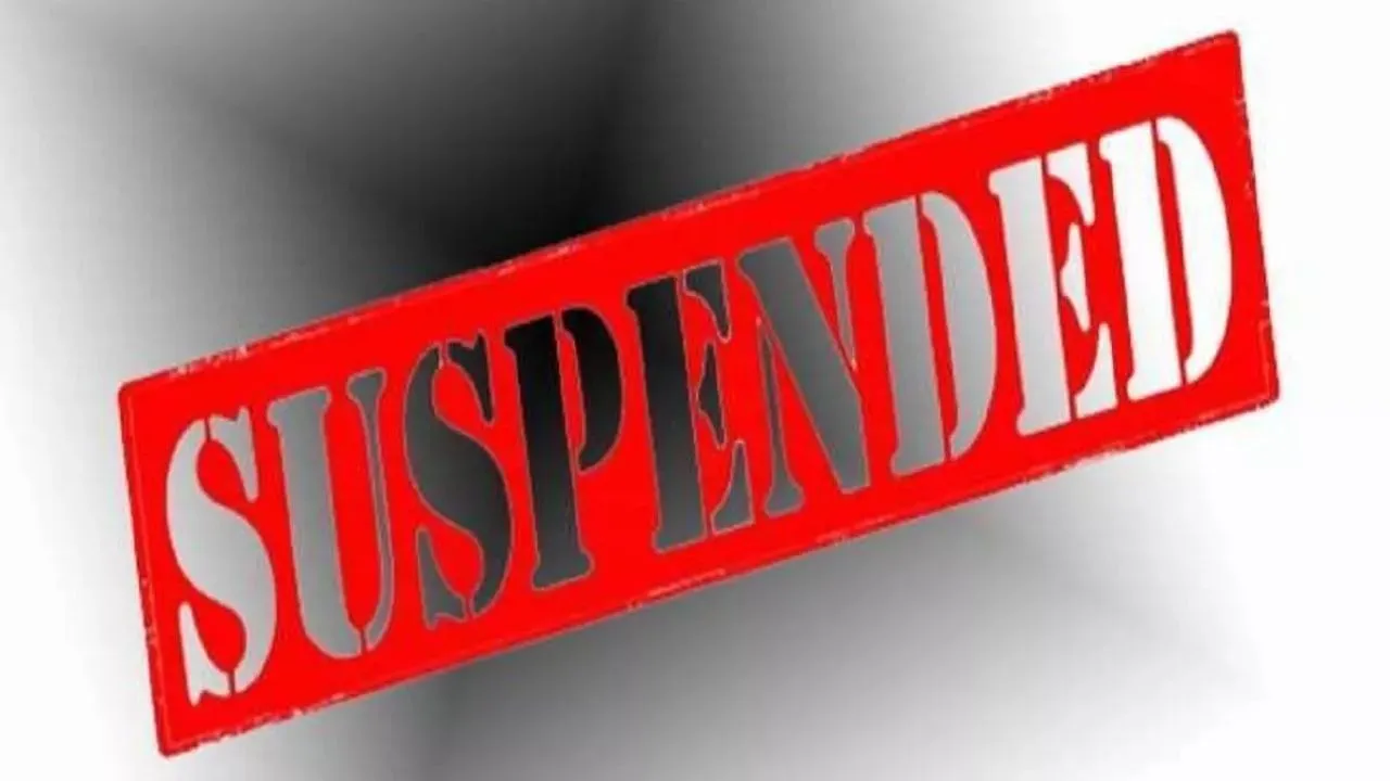 सीएमओ हुए सस्पेंड, डीएम व एसीएमओ पर लगाए गंभीर आरोप 