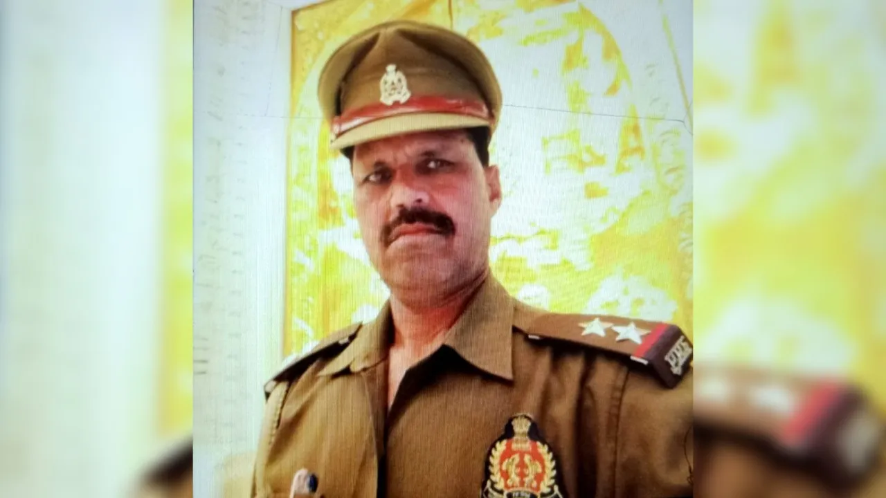 Etawah Accident: टैंकर ने बाइक में मारी टक्कर...भरथना थाने में तैनात दरोगा की मौत, एटा जिले के रहने वाले थे