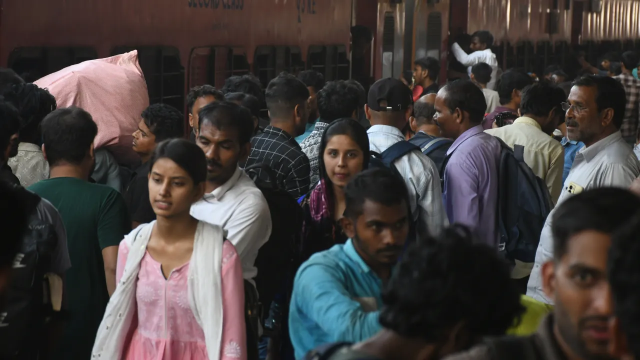 Indian Railway: 25 दिनों तक लगेगा ब्लॉक, एक दर्जन ट्रेनें प्रभावित