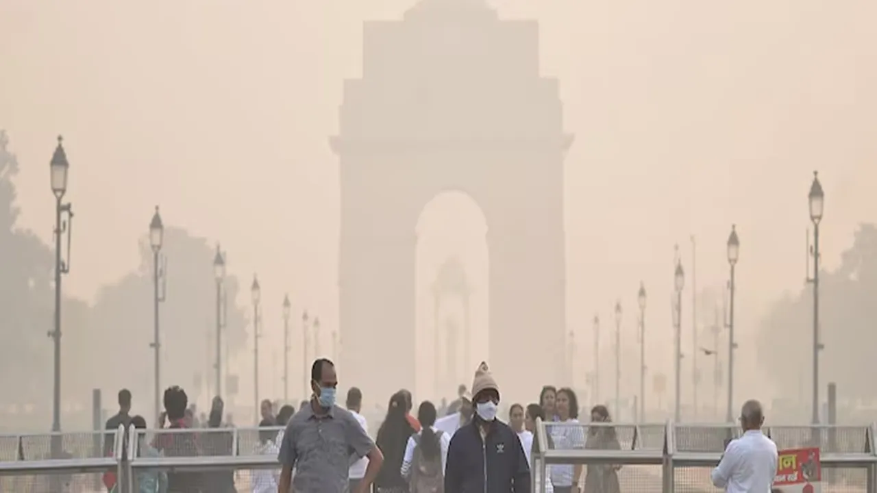 Delhi Pollution: दिल्ली की वायु गुणवत्ता बिगड़ी, एक्यूआई ‘बहुत खराब’ श्रेणी में दर्ज 