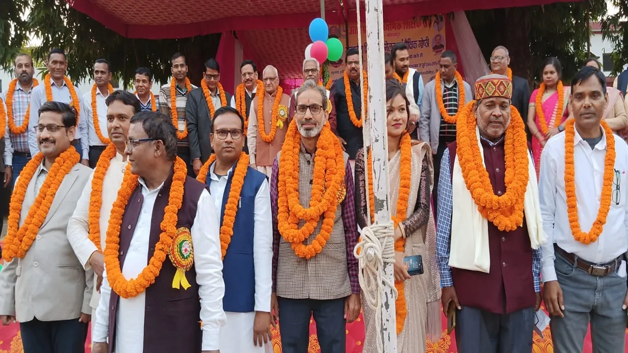 मिर्जापुर: माध्यमिक शिक्षक संघ का चुनाव संपन्न, सत्यभूषण जिलाध्यक्ष और डॉ. रमा शंकर जिलामंत्री निर्वाचित