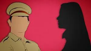 नैनीताल: पुलिस कर्मी करता है छेड़छाड़, मांग रहा मोबाइल नंबर