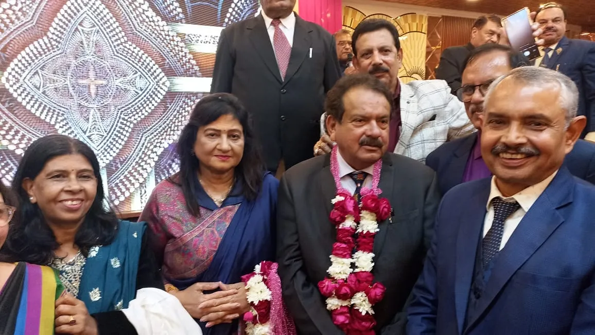 केंद्रीय मंत्री प्रो. एसपी सिंह बघेल ने साथी पूर्व दरोगाओं के साथ ट्रेनिंग के दिनों की यादें की ताजा 