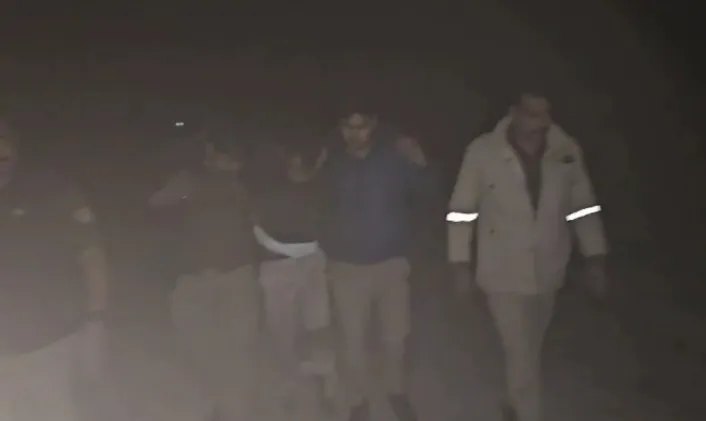 Unnao: पुलिस से मुठभेड़ में लुटेरे के पैर में लगी गोली, अस्पताल में भर्ती, आरोपी से बरामद हुआ ये समान... 