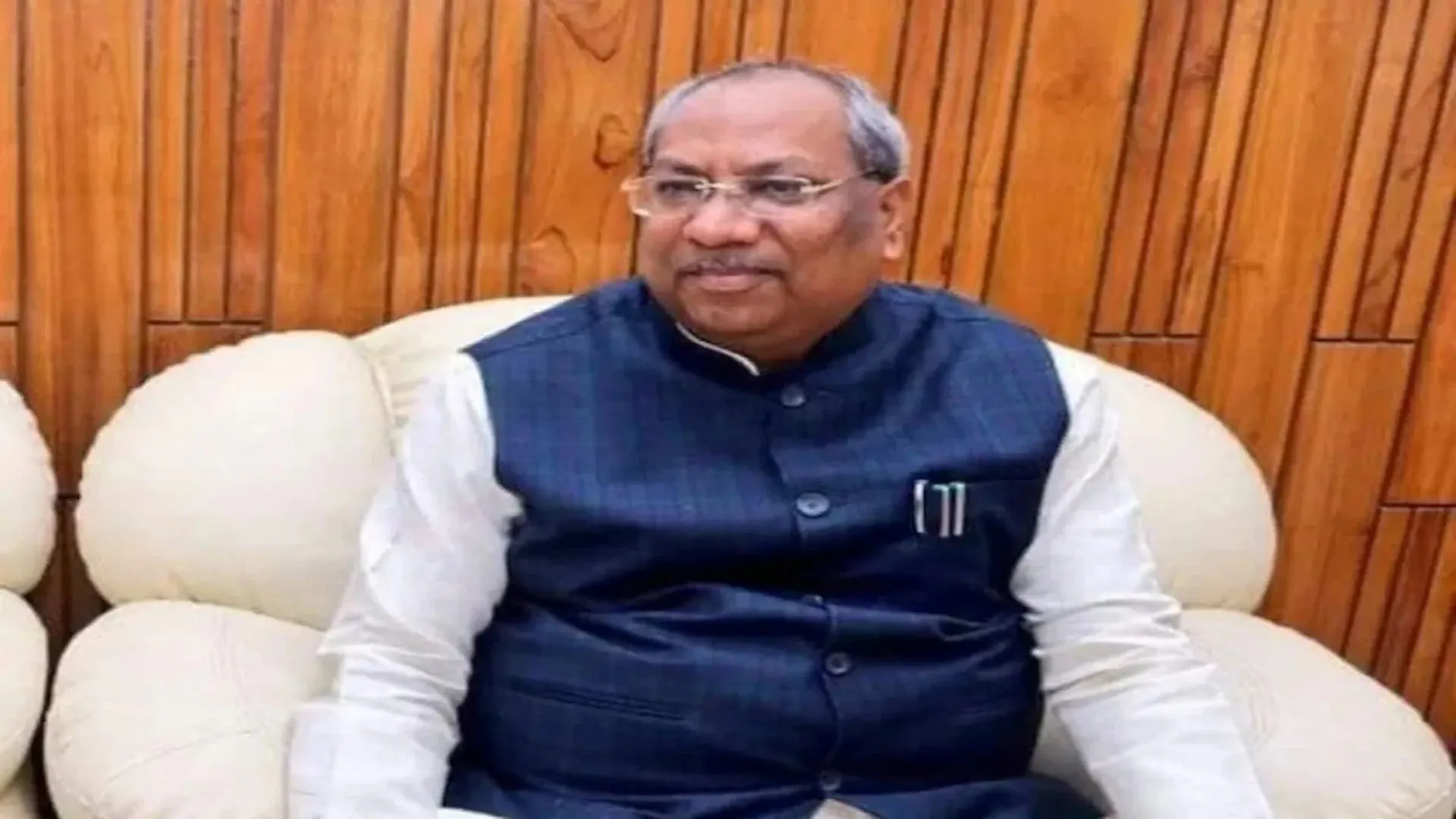 बरेली:  सर्किट हाउस में कार्यक्रम के दौरान मंत्री संजय निषाद की हालत बिगड़ी 