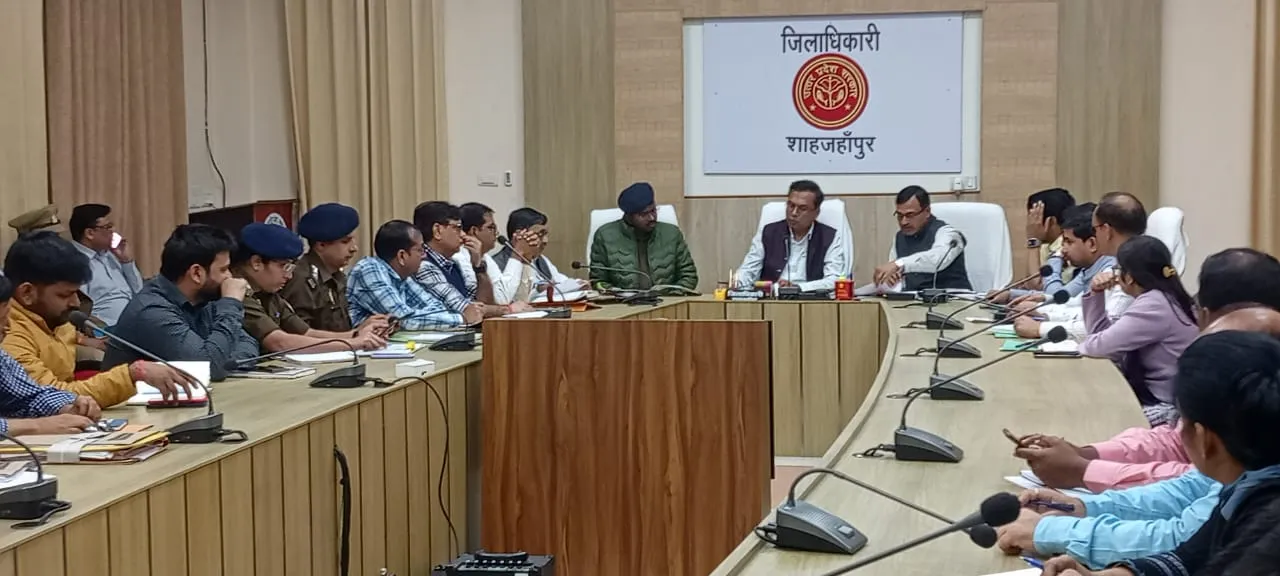 शाहजहांपुर: डीएम बोले- एक महीने में नगर से बाहर की जाएं दूध की डेरियां