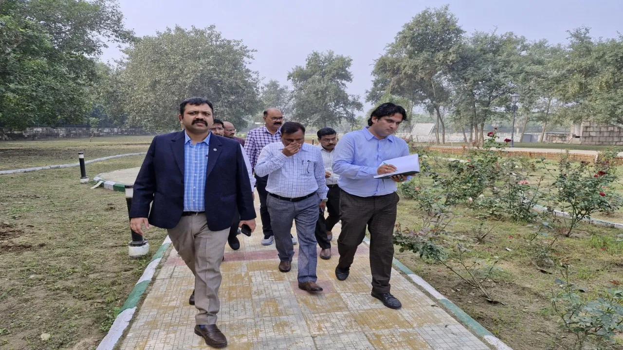 जनेश्वर मिश्र पार्क: गुलाब वाटिका की बढ़ेगी रौनक, लगाये जायेंगे 2200 से अधिक प्रजातियों के पौधे