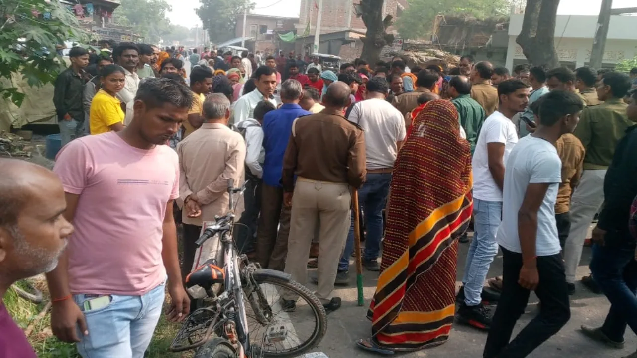 Over speeding :  बेकाबू ट्रक ने अधेड़ को रौंदा, परिजनों ने शव रखकर लगाया जाम