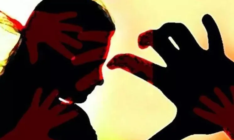 Gonda News: युवती का अश्लील वीडियो बनाकर दूसरे समुदाय का युवक दे रहा शादी तुड़वाने की धमकी, केस दर्ज 