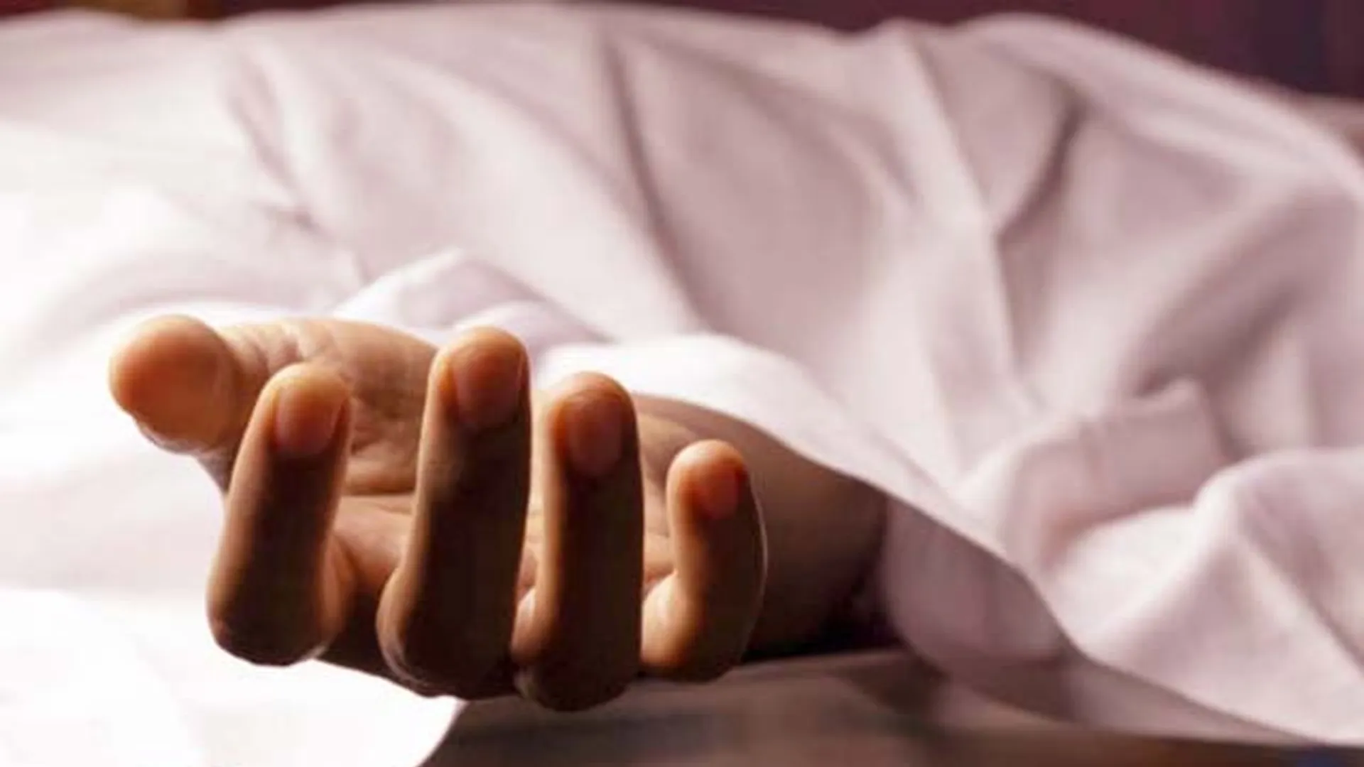 हरदोई: लापरवाही में हुई मौत, शव छोड़ कर भाग निकले जिम्मेदार!