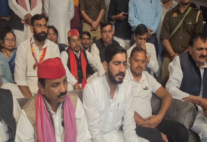 मुरादाबाद : 'सरकारें तो आती जाती रहती हैं, पद की गरिमा का ख्याल रखकर काम करें अधिकारी' 